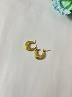 Load image into Gallery viewer, Golden Ripple Hoops