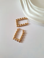 Load image into Gallery viewer, Beaded Bar Hoops