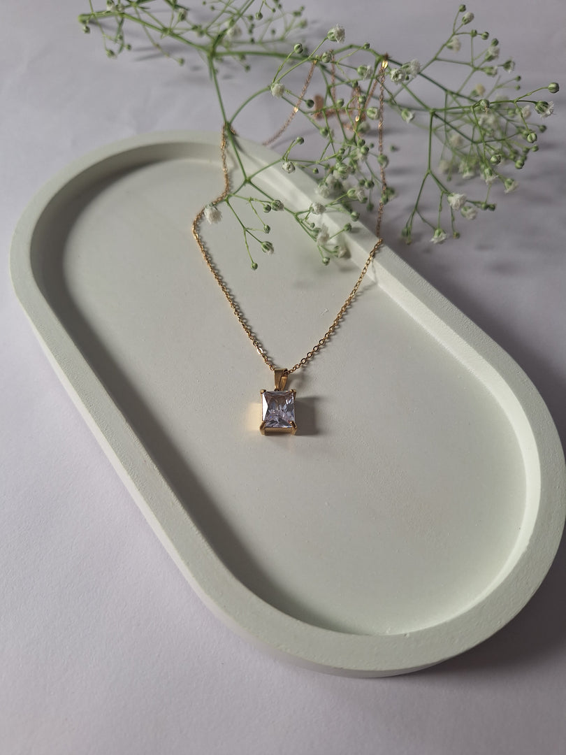 Eterna Necklace