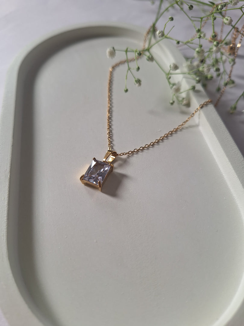 Eterna Necklace