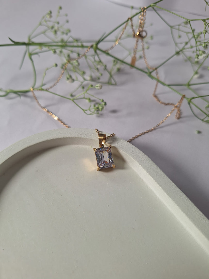 Eterna Necklace
