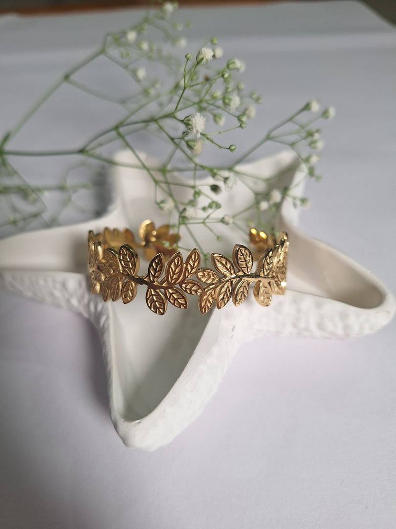 Leafy Glow Bracelet