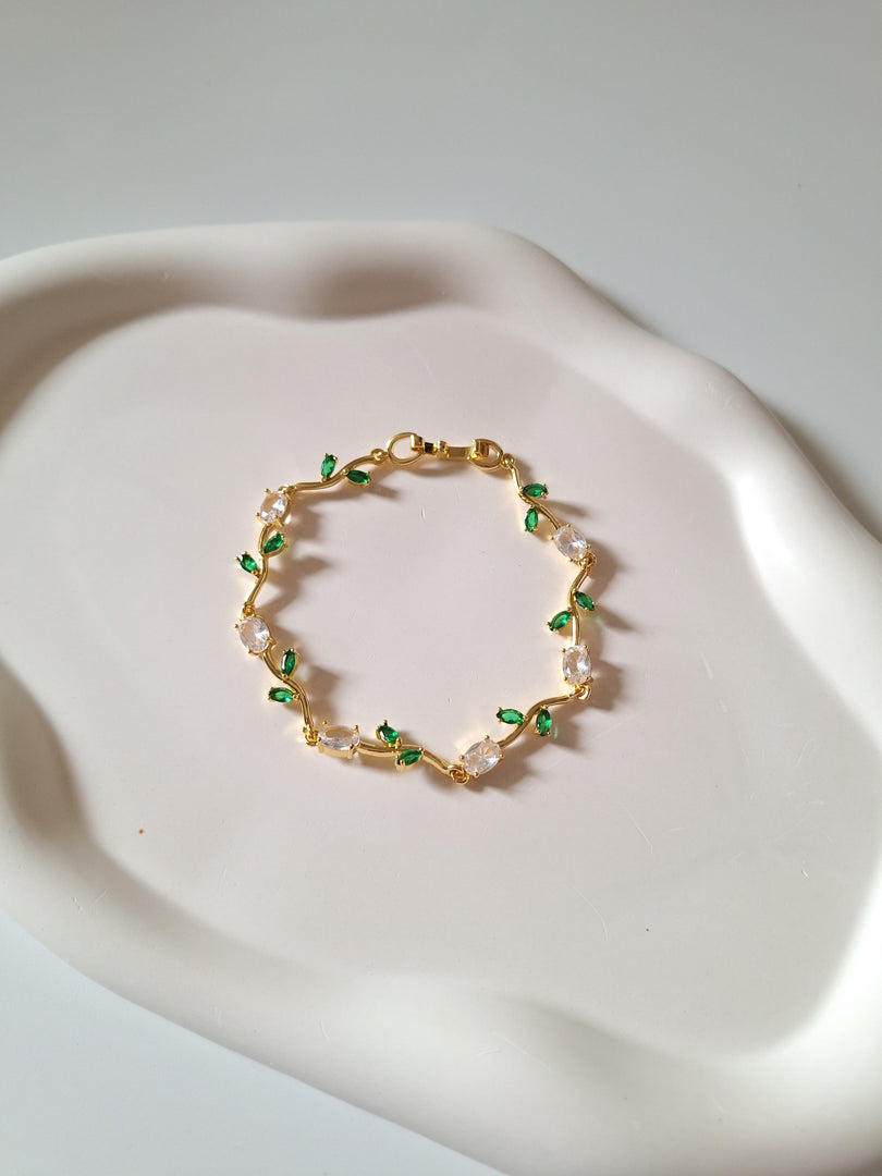 Emerald Tide Tulip Bracelet