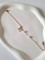 Load image into Gallery viewer, The Pearl Flutter Bracelet
