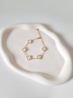 Load image into Gallery viewer, Pearl Clover Bracelet
