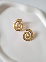 Load image into Gallery viewer, Aurea Swirl Earrings
