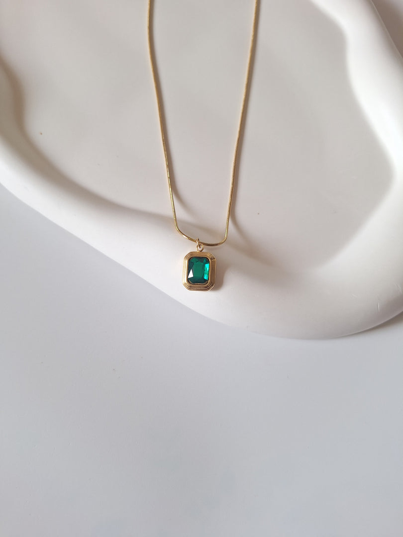 Emerald Glow Necklace