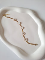 Load image into Gallery viewer, The Daisy Chain Bracelet

