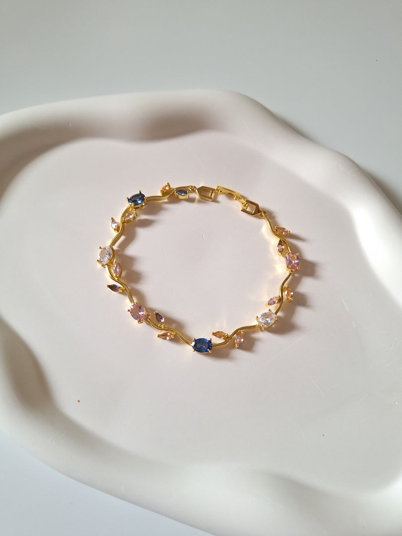 Sapphire Blush Tulip Bracelet